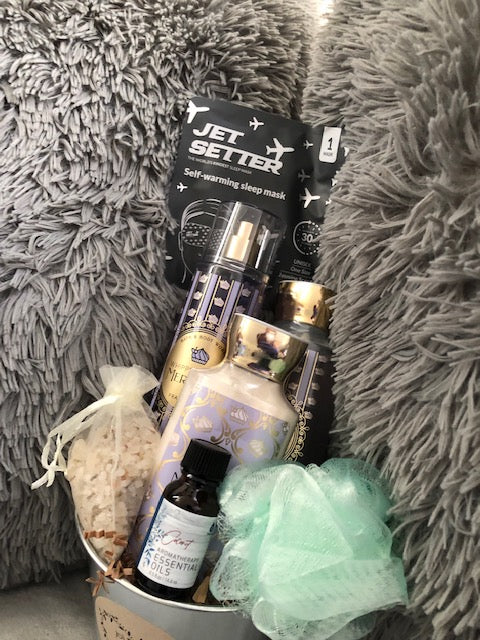 Bath and Body Works Me Time Gift Set -Heart of Gold / Whipped Berry Meringue **Limited Time-FREE GIFT**