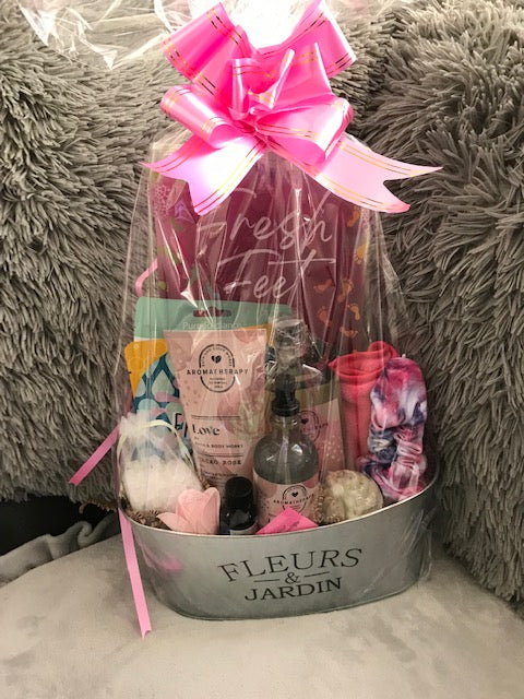 Bath and Body Works Pamper Me Gift Set Lotion Shower Gel Oil Mist Body Wash Foam Bath Gel Foot Scrubber Face Masks