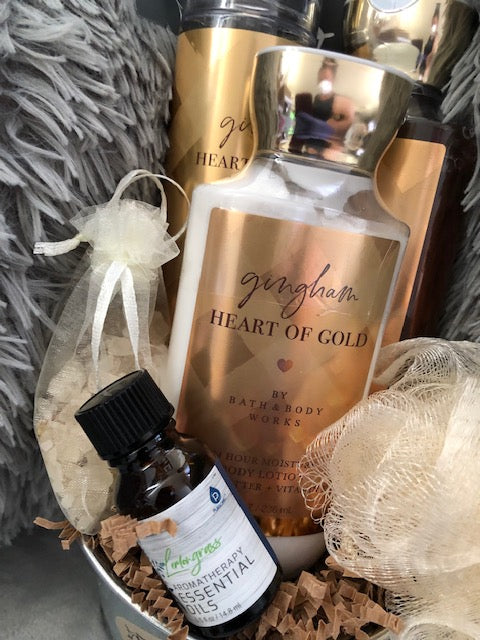 Bath and Body Works Me Time Gift Set -Heart of Gold / Whipped Berry Meringue **Limited Time-FREE GIFT**