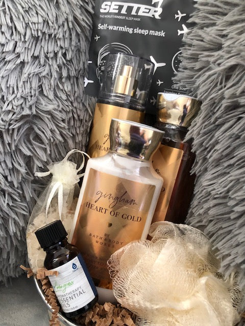 Bath and Body Works Me Time Gift Set -Heart of Gold / Whipped Berry Meringue **Limited Time-FREE GIFT**