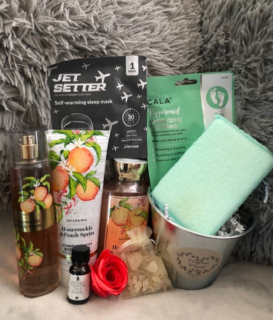 Bath and Body Works 10 Piece Self Care Gift Set Honeysuckle and Peach Spritz Champagne Toast Face/Foot Masks **Limited Time-FREE GIFT**