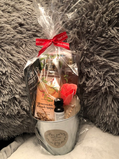 Bath and Body Works 10 Piece Self Care Gift Set Honeysuckle and Peach Spritz Champagne Toast Face/Foot Masks **Limited Time-FREE GIFT**