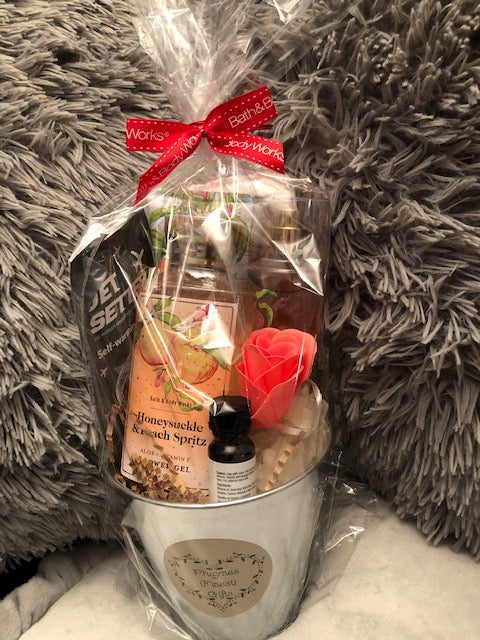 Bath and Body Works 10 Piece Self Care Gift Set Honeysuckle and Peach Spritz Champagne Toast Face/Foot Masks **Limited Time-FREE GIFT**