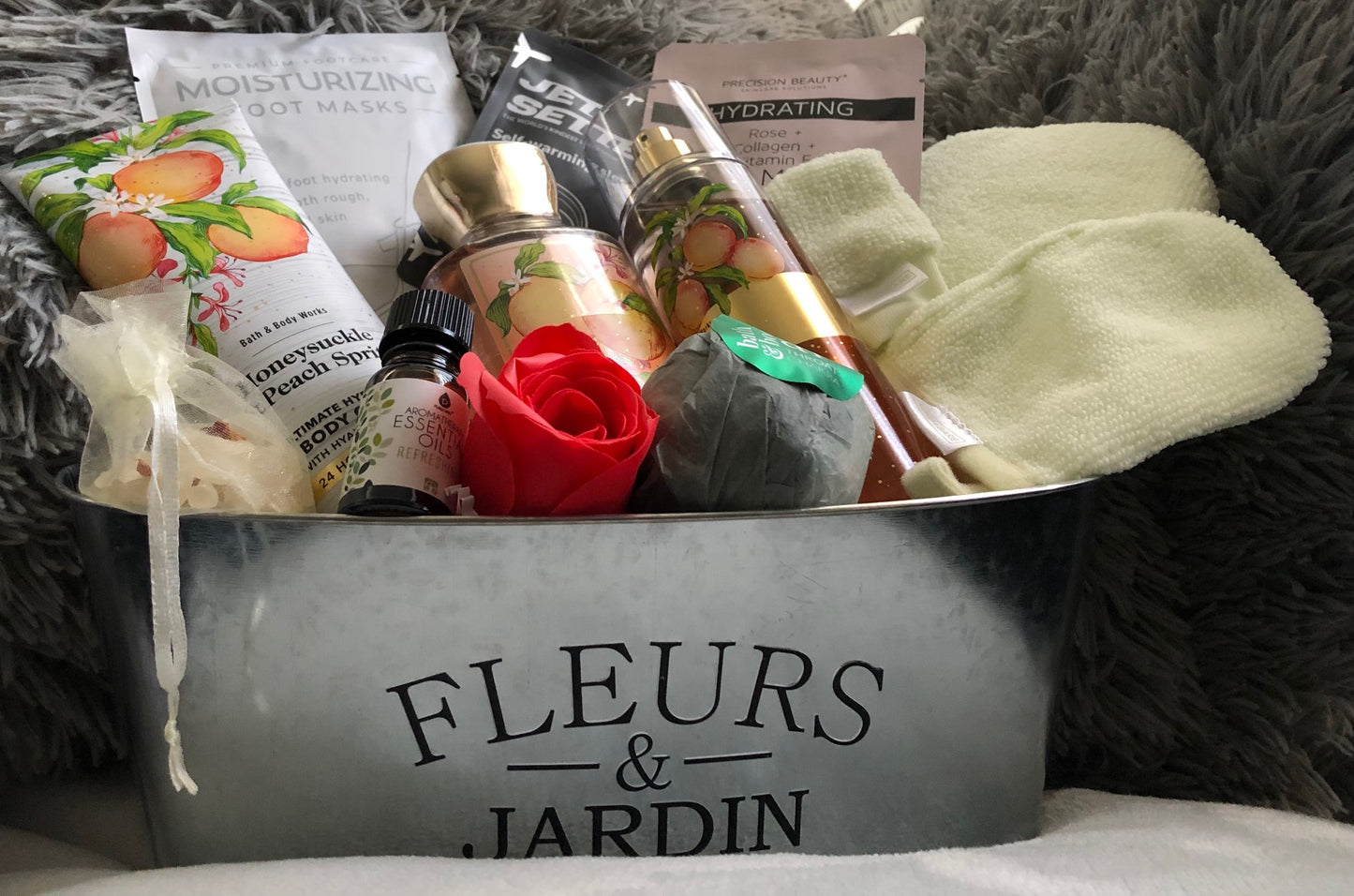 Bath and Body Works Gift Set Honeysuckle & Peach Spritz Self Warming Mask Lip Mask Foot Mask ***Limited Time Offer- FREE Gift***