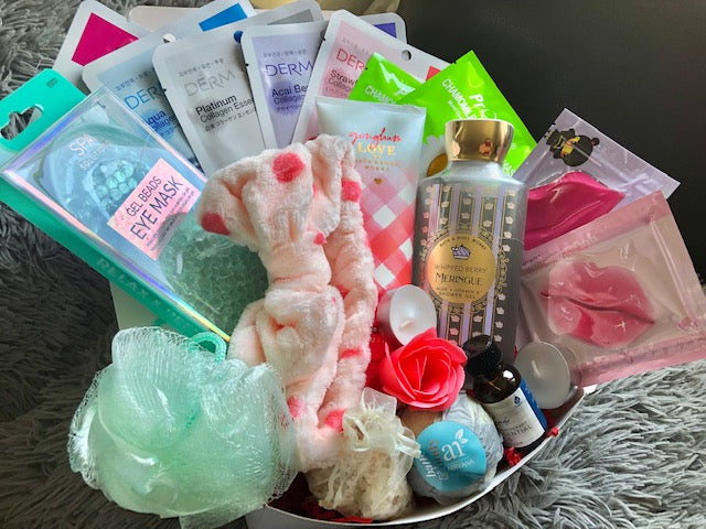 Tipp’s Mystery Box Bath & Body Works Lotion/Cream Shower Gel Korean Sheet Masks Lip Mask Spa Headband Bath Bomb Bath Salt Essential Oil Mesh Sponge Self Warming Eye Mask Korean Beauty Large Box