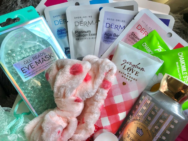 Tipp’s Mystery Box Bath & Body Works Lotion/Cream Shower Gel Korean Sheet Masks Lip Mask Spa Headband Bath Bomb Bath Salt Essential Oil Mesh Sponge Self Warming Eye Mask Korean Beauty Large Box
