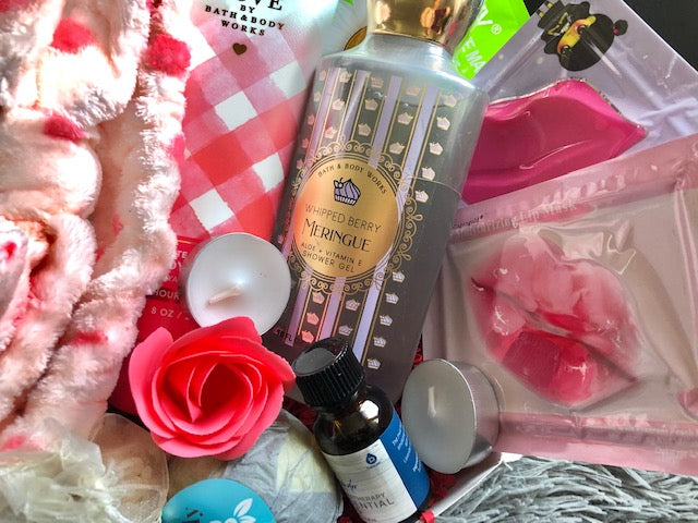 Tipp’s Mystery Box Bath & Body Works Lotion/Cream Shower Gel Korean Sheet Masks Lip Mask Spa Headband Bath Bomb Bath Salt Essential Oil Mesh Sponge Self Warming Eye Mask Korean Beauty Large Box