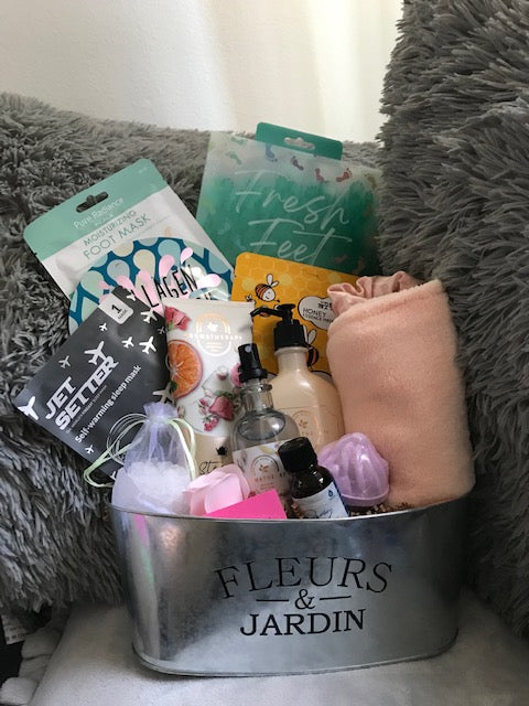 Bath and Body Works Pamper Me Gift Set Lotion Shower Gel Oil Mist Body Wash Foam Bath Gel Foot Scrubber Face Masks
