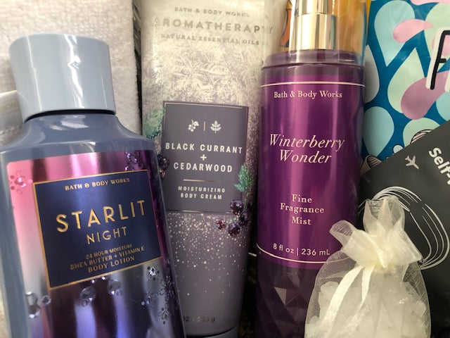 Bath and Body Works Spa Candle Gift Set 14 piece Body Cream/Lotion Candle Steam Mask Face Sheet Mask Bath Mitts Bath Bomb Salt Essential Oil