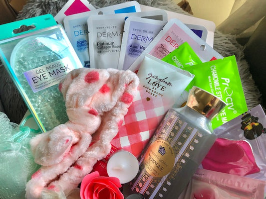 Tipp’s Mystery Box Bath & Body Works Lotion/Cream Shower Gel Korean Sheet Masks Lip Mask Spa Headband Bath Bomb Bath Salt Essential Oil Mesh Sponge Self Warming Eye Mask Korean Beauty Large Box