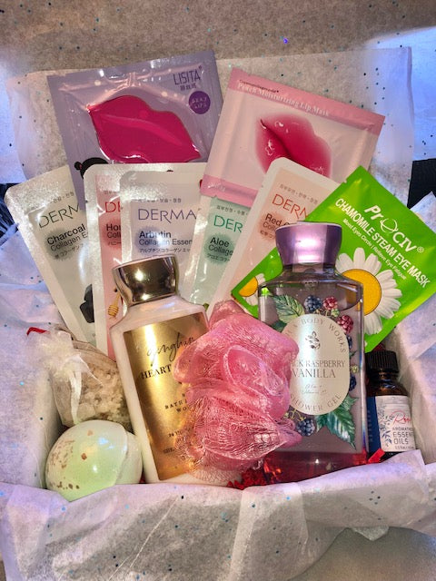 Mystery Box Bath & Body Works Lotion/Cream Shower Gel Korean Sheet Masks Lip Mask Spa Headband Bath Bomb Self Warming Eye Mask Korean Beauty Medium Box